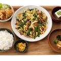 ニラ豚定食唐揚げ2個付き