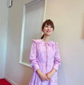 渡辺美奈代の大人可愛いピンクワンピ姿に「この可愛さは罪」の声