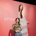 TWICE・チェヨン、『エトロ銀座本店』のフォトギャラリーを鑑賞！得意のイラストも披露「沢山の人に楽しんで欲しい」