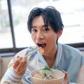 「仮面ライダーギーツ」出演の佐藤瑠雅、1st写真集は自然体な姿満載！表紙＆中面カットが解禁