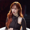 インタビュー中の場面写真（WINTER）　© 2024 SM ENTERTAINMENT CO., Ltd. All Rights Reserved.