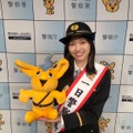 三田警察署の一日警察署長に就任した大原優乃