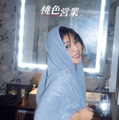 池田桃子の初写真集『桃色営業』（ワニブックス）表紙書影