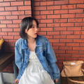 のん、個性的なサングラス＆デニムジャケットの爽やかコーデに反響