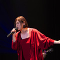 絢香、新曲「ずっとキミと」を初披露！愛犬2匹と出たMVは「一生の宝物」