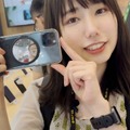 便利なスマホ用多機能カメラグリップ！スマホスタンドや遠隔シャッターも