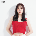 指原莉乃、女性誌表紙で見事な美ボディライン披露