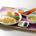 シンガポールチキンライス ～チキンスープ・海老のサテー付～