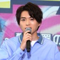 白洲迅【撮影：小宮山あきの】
