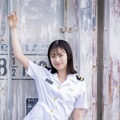 井本彩花、海上自衛隊の制服姿で笑顔！雑誌『MAMOR』表紙に登場