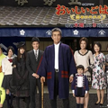 藤原紀香、主演舞台『カルメン故郷に帰る』カンパニーとの集合ショット初公開