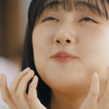 上戸彩と原菜乃華、丸亀製麺の「うどーなつ」に至福の表情