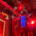 「ムーラン・ルージュ！ザ・ミュージカル」にて（写真はアンミカの公式ブログから）