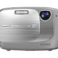 「FinePix Z37」（シルバー）