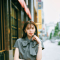 「日本イチ可愛い30歳！」鈴木愛理、シースルー衣装で大人っぽく