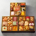 「輝〈KAGAYAKI〉」和洋中おせち三段重（冷凍）
