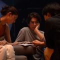 『不都合な記憶』メイキング写真（新木優子、伊藤英明、石川慶監督）　（C）2024 Amazon Content Services LLC or its Affiliates.