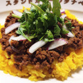 スタンドカレーワタナベ（大阪・北新地）販売メニュー：羊のドライキーマ、ラムしゃぶカレー（各1,100円）、キーマとカレーのあいがけ（1,650円）