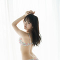 STU48・石田千穂の2nd写真集『太陽って何色？』（秋田書店）(C)HIROKAZU／秋田書店