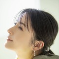 フォトエッセイ「松の素」より（C）KADOKAWA
