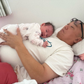 山本圭壱と長女・にこりちゃん（写真は山本圭壱の公式ブログから）