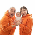 山本家の家族3ショット（写真は山本圭壱の公式ブログから）