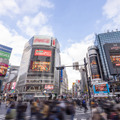 TWICEの新CMが渋谷スクランブル交差点の大型ビジョン4面をジャック