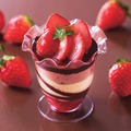 苺のショコラパフェ 価格：490円 （税込529円）（C）シャトレーゼ