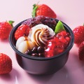 苺のクリームあんみつ 価格：310 円（税込 334 円）（C）シャトレーゼ