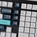 配色が特徴的な Keychron Q5 Max。打鍵感の良さも気に入っているという。