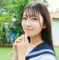 『鈴原希実 1st写真集 届け』楽天ブックス限定カバー　撮影／熊木優