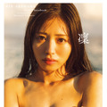 好評発売中／Peel the Apple 浅原凛 1st 写真集『凜』（C）扶桑社