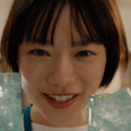杉咲花と中島歩が出演する「新！居酒屋シリーズ開店！新！翠っきりさわや香」篇