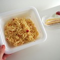 一平ちゃん夜店の焼そば ショートケーキ味（撮影／山田有真）