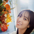 日向坂46・佐々木久美の1st写真集『めくる日々』@Loppi・HMV限定版　撮影/藤原 宏