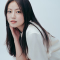 今田美桜（ヘアメイク／渡嘉敷愛子　スタイリング／小蔵昌子）