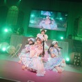 （左から）松田美里・三品瑠香・廣川奈々聖・小玉梨々華(C)avex