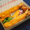 海苔弁「桜坂」(季節限定 2,200円 税込)