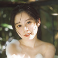 『中島由貴写真集 blue Blue』インフォスクエア限定カバー