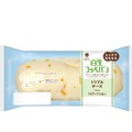 白生コッペパン（トリプルチーズ）（税込158円）