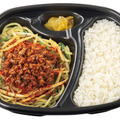 追い飯で最後まで楽しめる！辛旨台湾まぜ麺弁当 690円