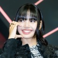 BLACKPINK・リサ、“女優”としての第一歩を踏み出した感想を明かす…ドラマ撮影中の写真も公開【PHOTO】