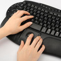 「トラックボール付きキーボード（エルゴノミクススタイル） 400-SKB006」