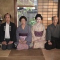 松野家集合写真 (C)NHK