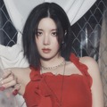 魅惑的な視線にドキッ…歌手クォン・ウンビ、新曲『Hello Stranger』で見せる“挑発ビジュ”！