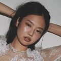 BLACKPINK・ジェニー、“限界ギリギリショット”を追加公開　大事なとこ以外全部見えてる…？