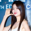 韓国時代劇出演の37歳女優、開放的なスイムウェア姿で視線釘付け…しなやか美スタイルに「魅力的」の声【PHOTO】