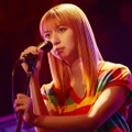 上白石萌歌が演じるEIKOの新曲「Count on me」　（C）四葉夕ト・小川亮／講談社　（C）2025 「パリピ孔明 THE MOVIE」製作委員会