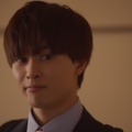 『あやしいパートナー』第1話先行カット　(C)「あやしいパートナー」製作委員会・MBS