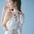 宮本茉由が着こなす、「2025 SUMMER　COLLECTION」
